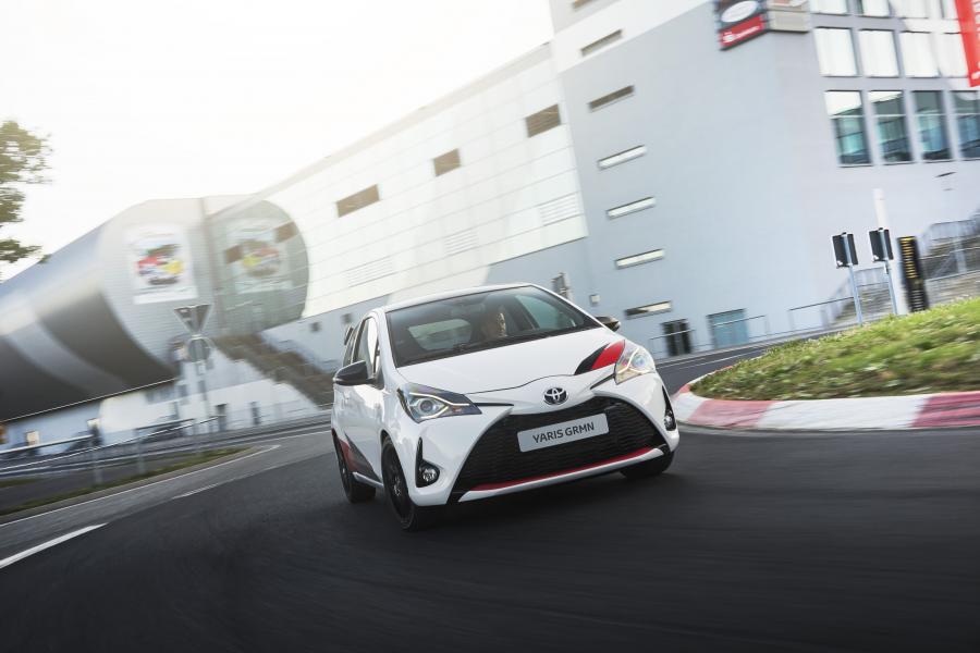  Toyota Yaris GRMN 2017 года  (фото 25 из 51)